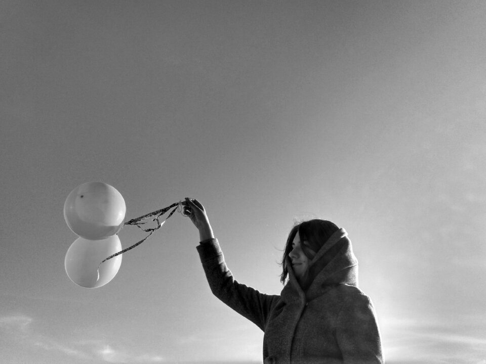 Minimalism balloons one
