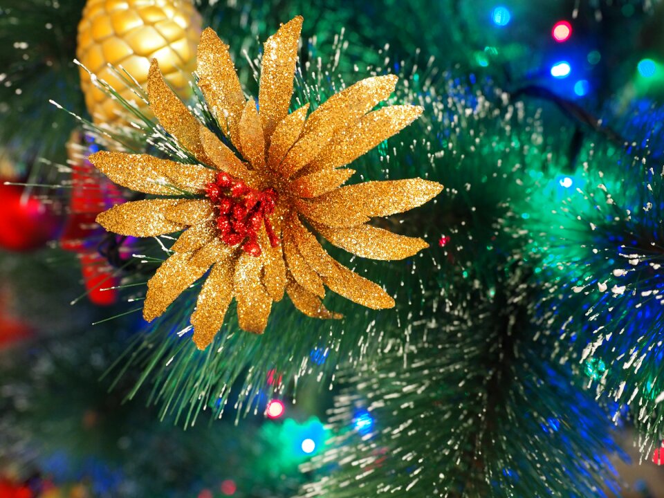 Christmas tree ornament toys