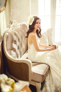 Bride veil white dress photo