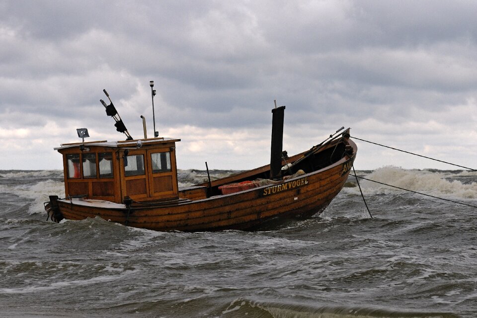 Beach ship sea photo