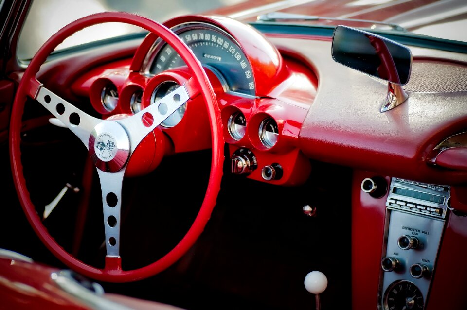 Front steering wheel red