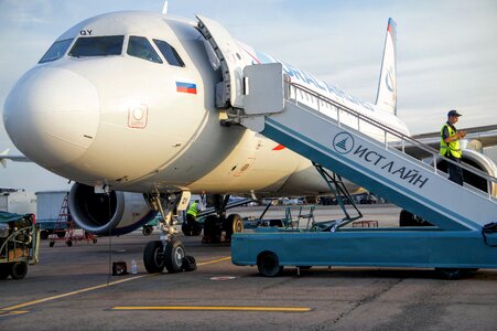 Tarmac loading gateway