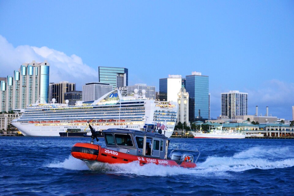 Boat cruise ship escort