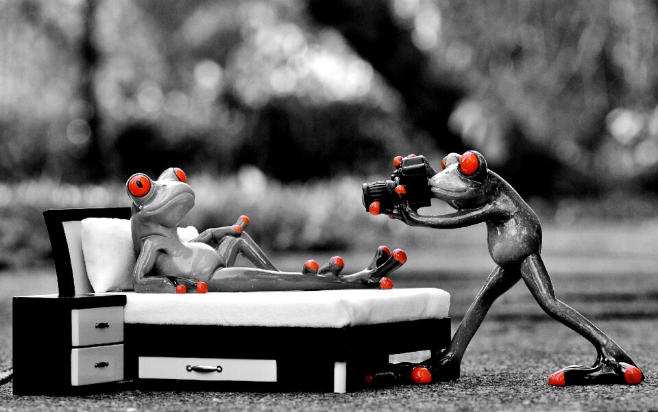 Figure funny photographer