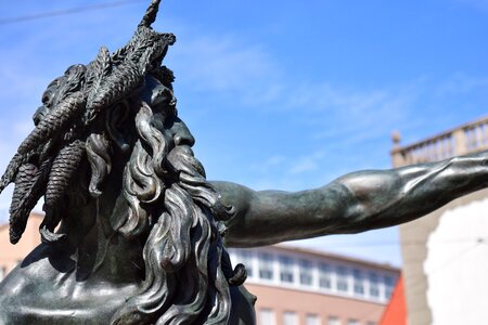 Historic center symbol bronze