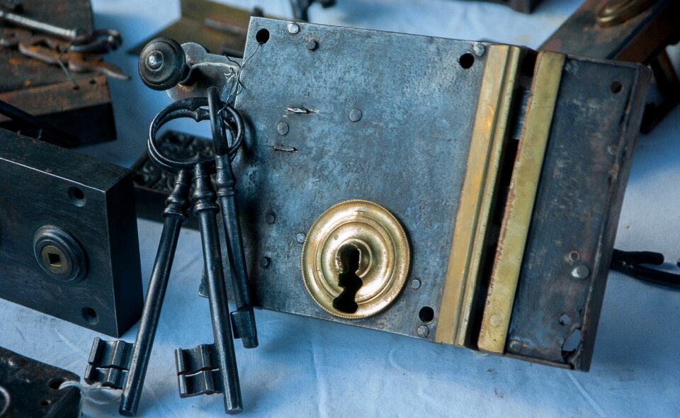 Key keychain locksmith