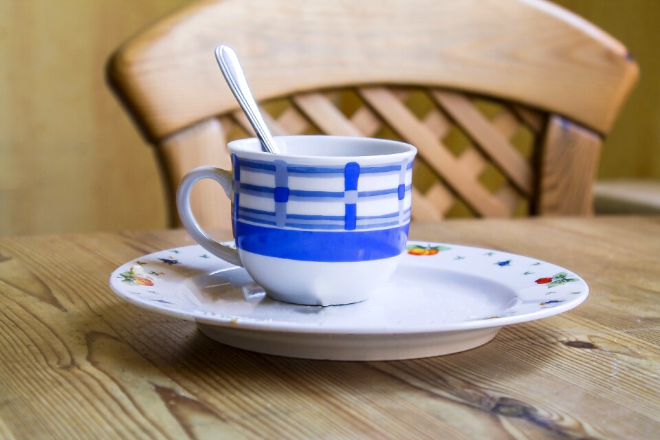 Table wood porcelain