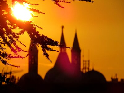 City glare italian sunset