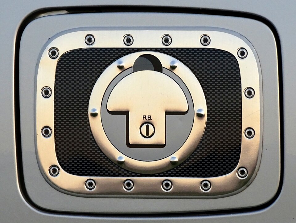 Fuel tank cap metal lid