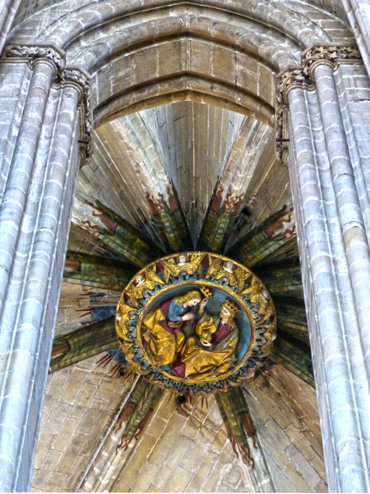 Ogee carved stone cathedral tortosa