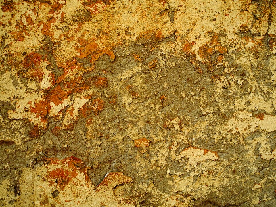 Subsiding structure wall