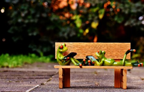 Bench relaxed figure