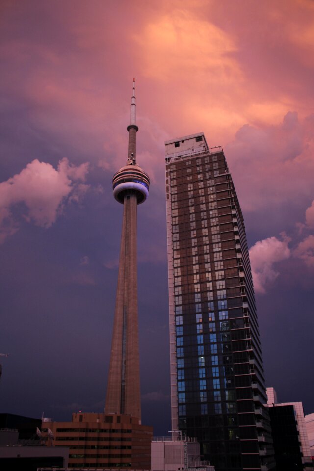 Cn tower in toronto pink sky toronto downtown