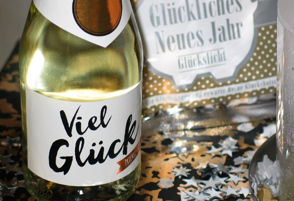 Champagne abut celebrate