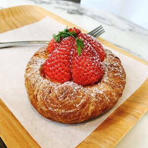 Fruits pastry plate
