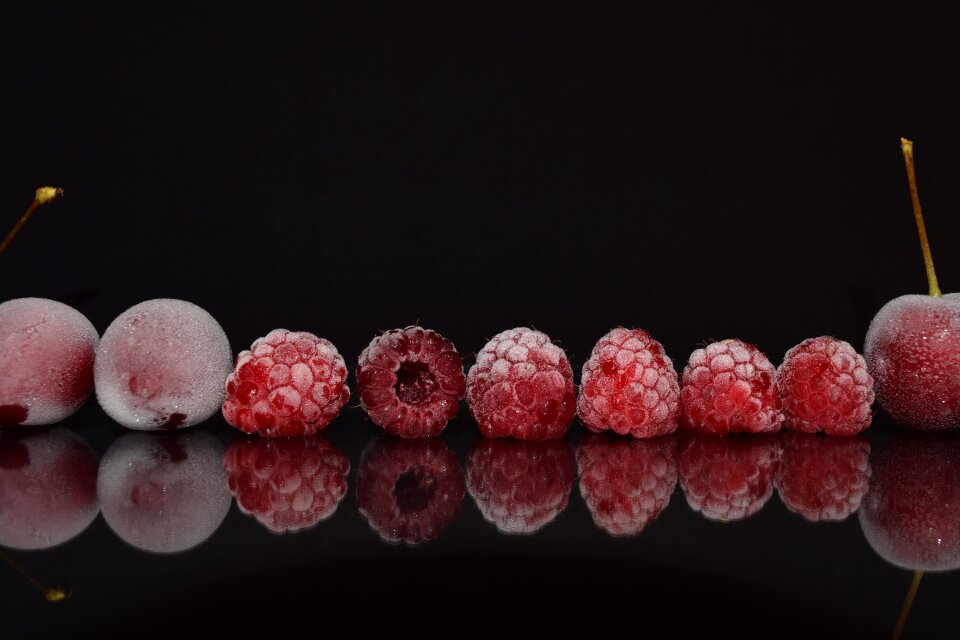 Red fruits mirroring