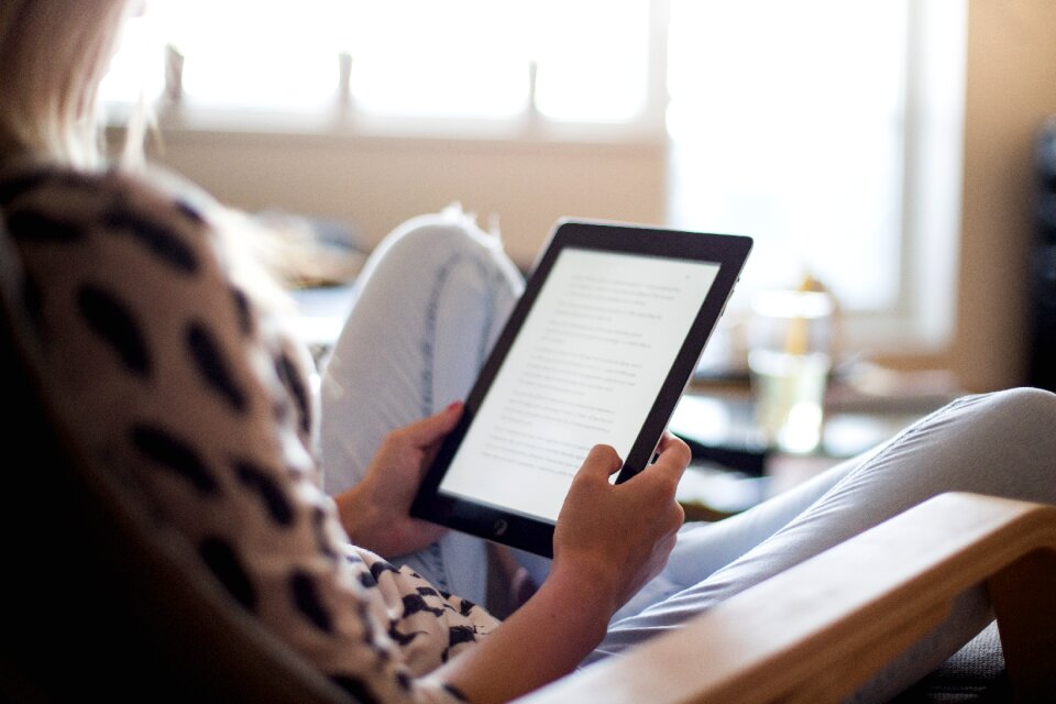 E-reader ebook e-book