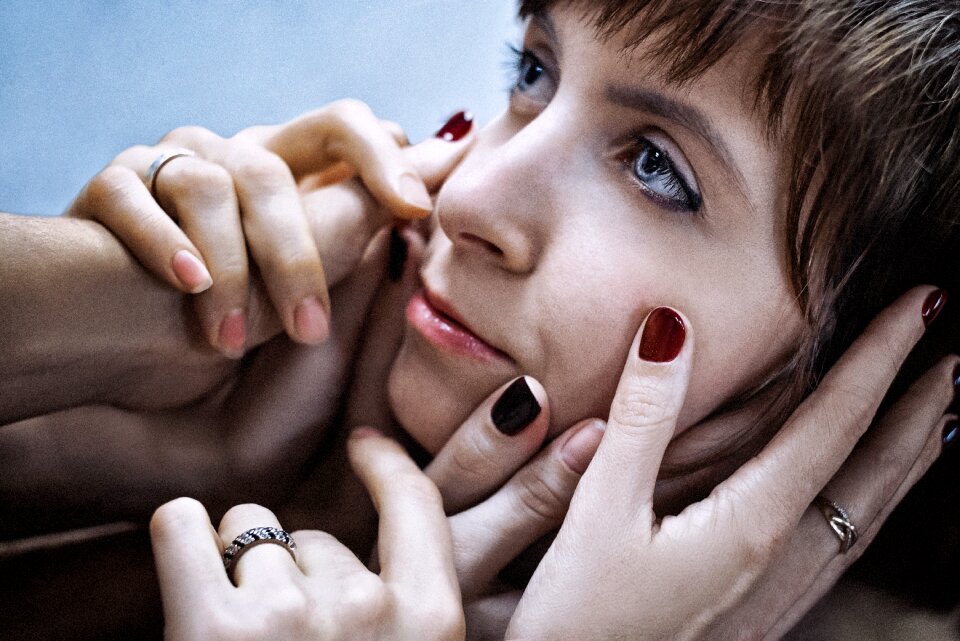 Brush fingers photoshoot