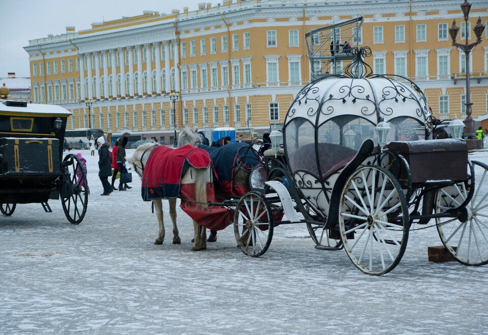 Carriages palace of the hermitage palace square