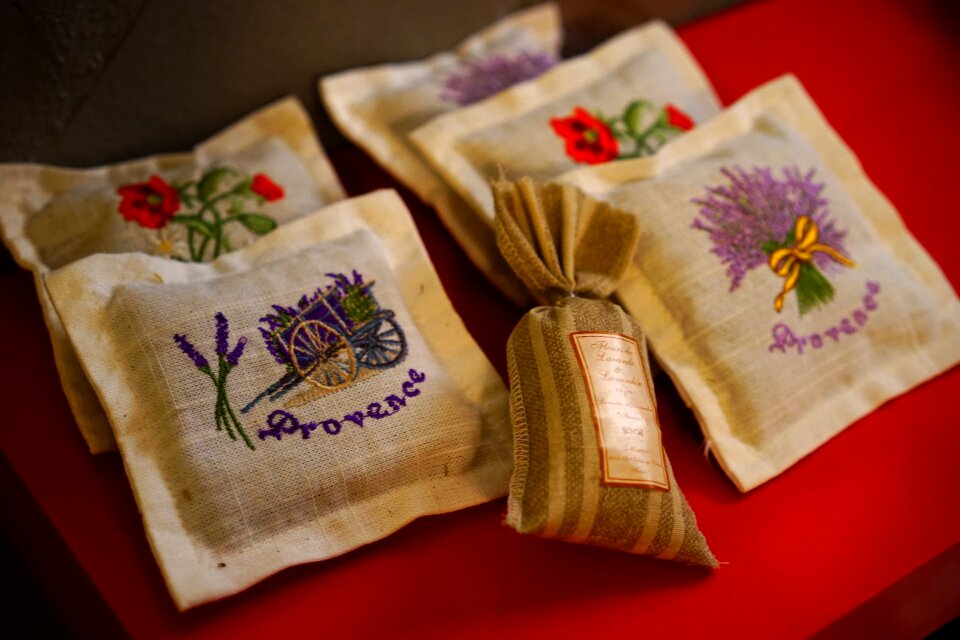 Pillow souvenir provence
