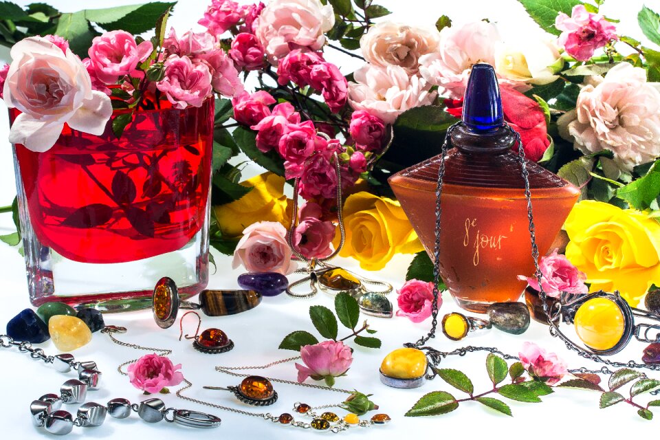 Flowers roses perfume deco