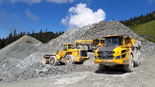 Site truck dump truck