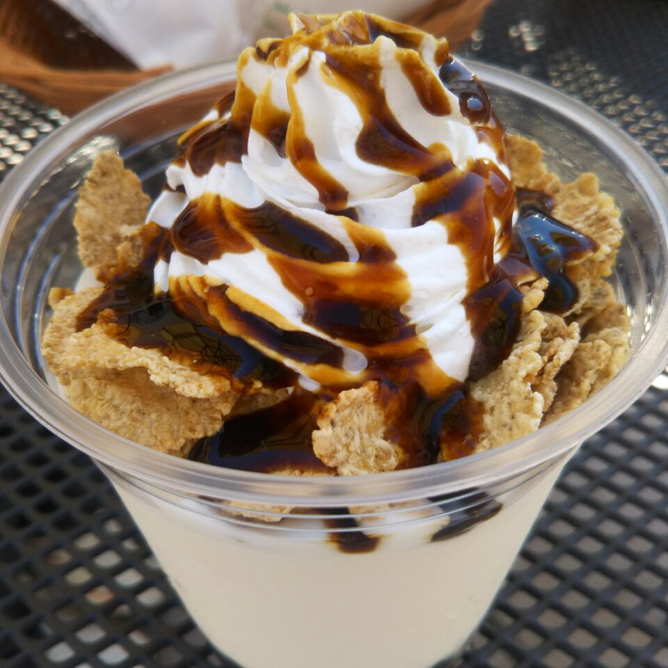 Choco whipped cream flakes
