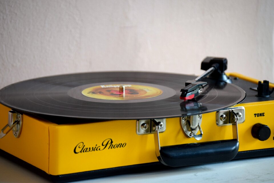 Turntable lp travel records