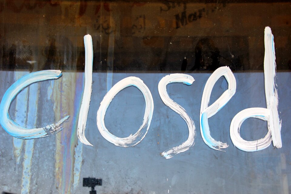 Door sign to lettering