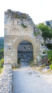 Burgruine fontaine-de-vaucluse france