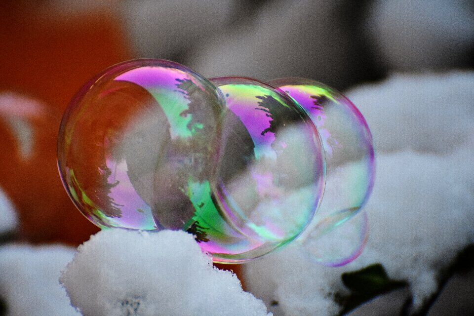 Soapy water make soap bubbles float