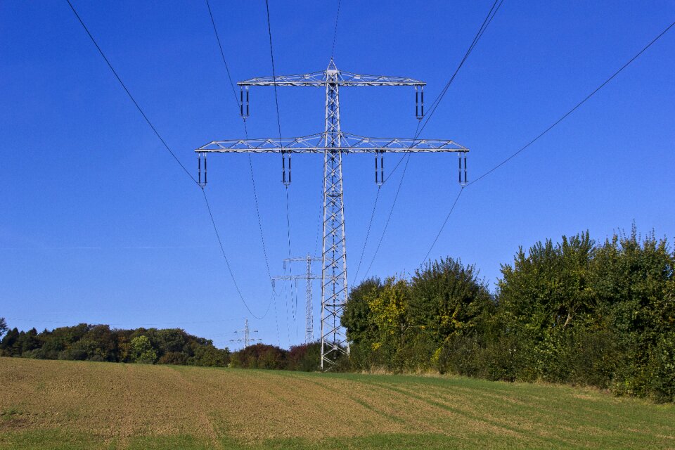 Power line high voltage electricity