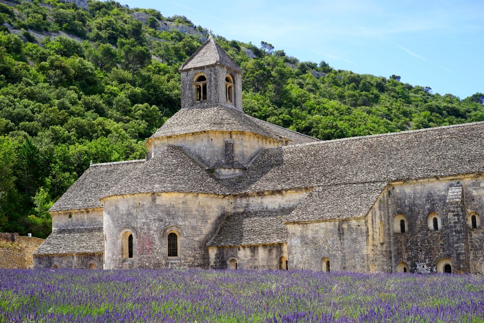 Notre dame de sénanque the order of cistercians gordes