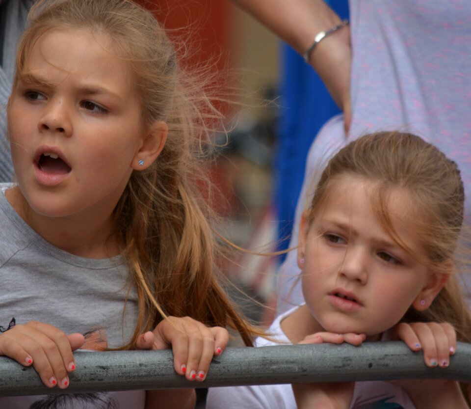 Viewers brothers and sisters twins