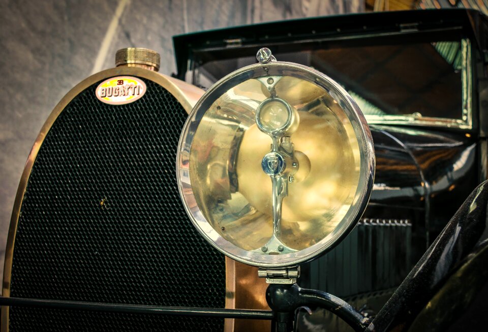 Spotlight oldtimer bugatti