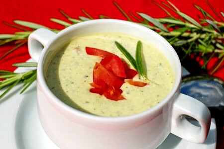 Cold zucchini yogurt eat