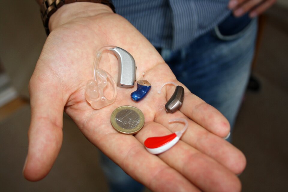 Small audio hearing aid acoustics