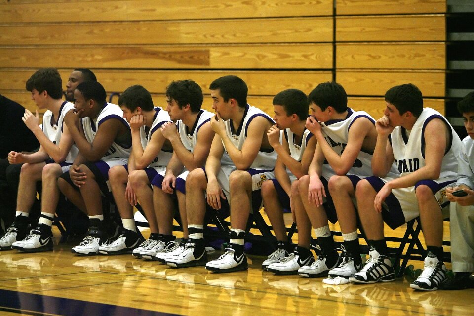 Competition bench players
