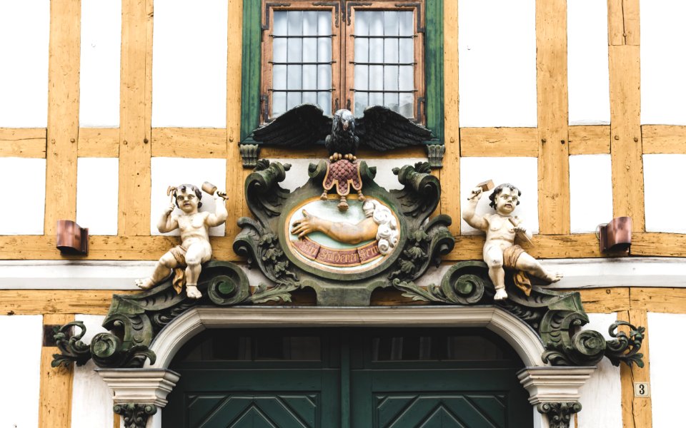Raven, Historic, Old
