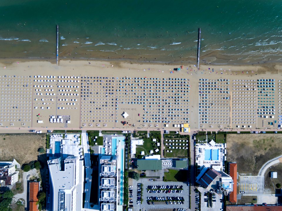 bird's eye photography of buildings near body of water