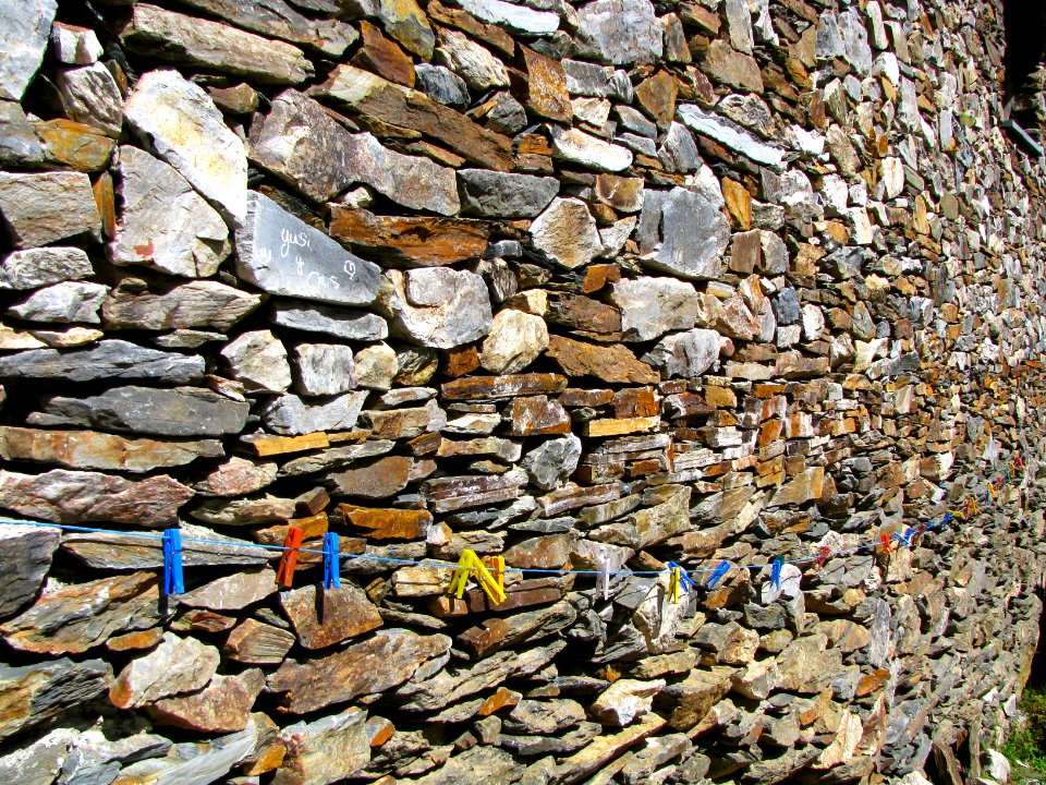 Lugar de pena, Portugal, Textured surface