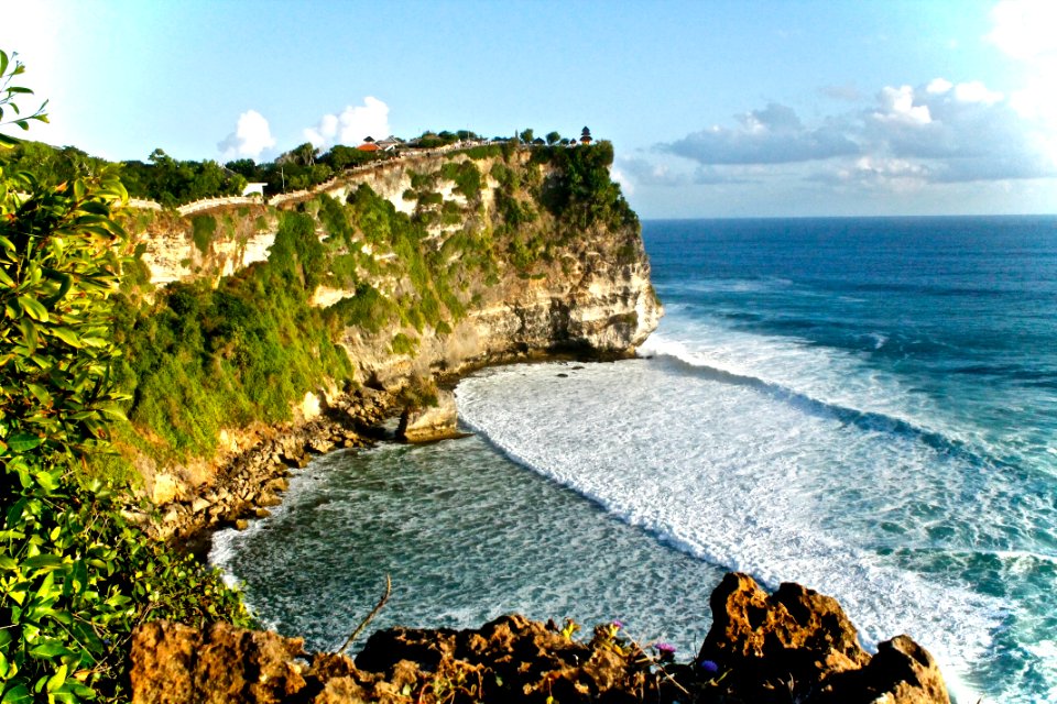 Indonesia, Uluwatu temple, Waves