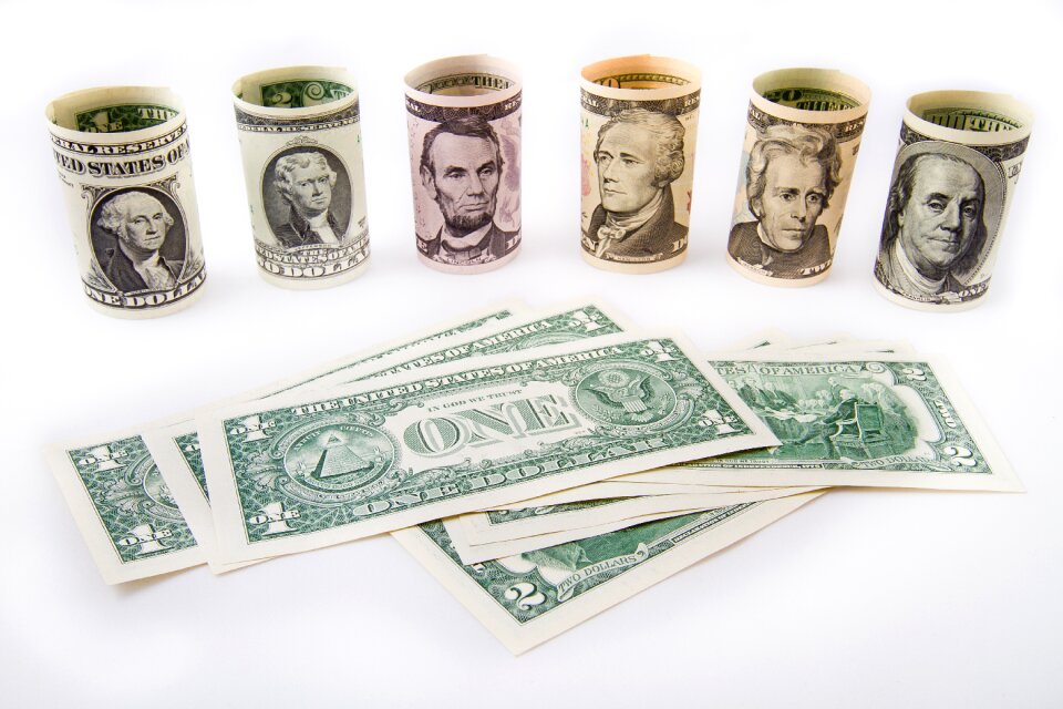 Currency finances bank