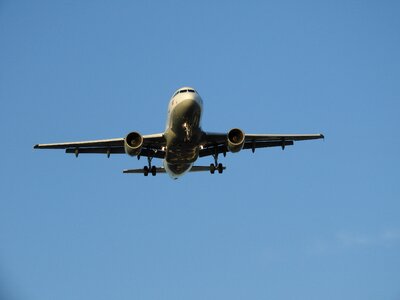 Sky air traffic on approach