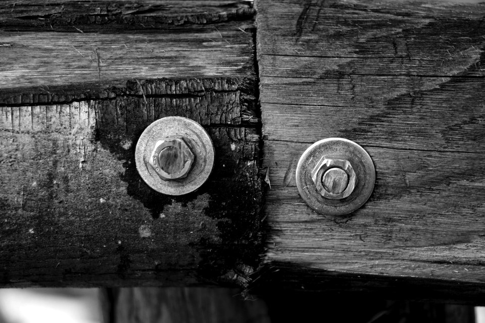 Bolts, Wood