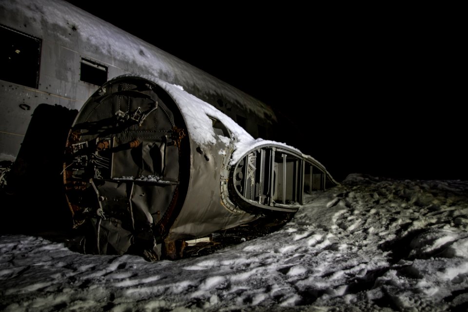 Isl, Crash site, Plane