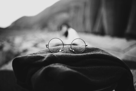 Eyeglasses scarf gray field