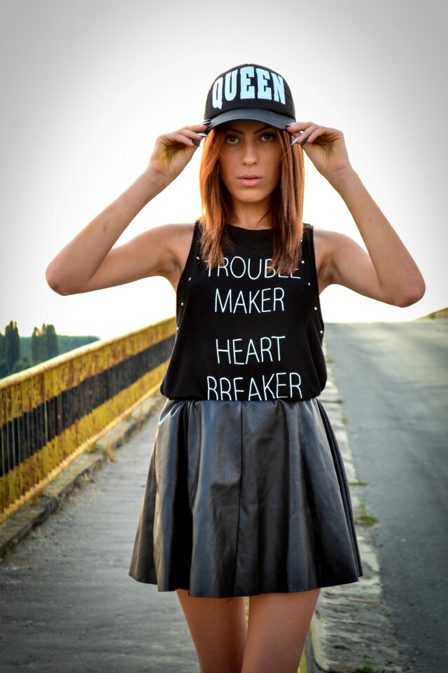 Skirt hat bridge