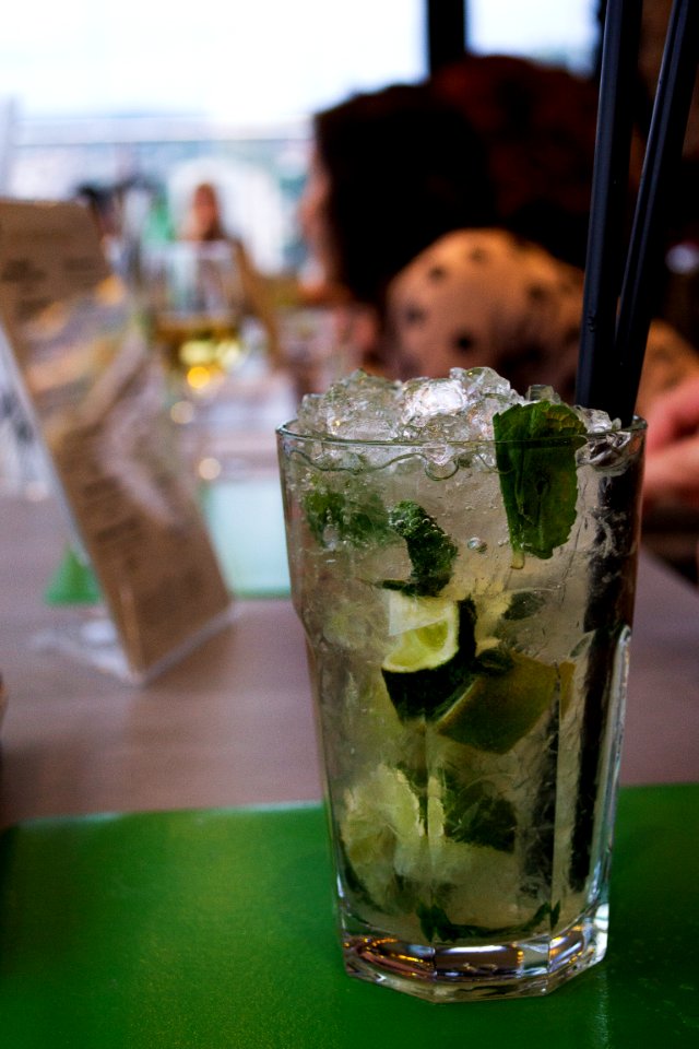 Bar, Ice, Straw