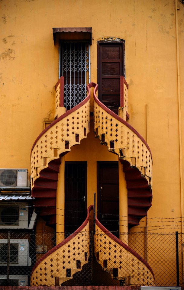 Singapore, Entry, Symmetry